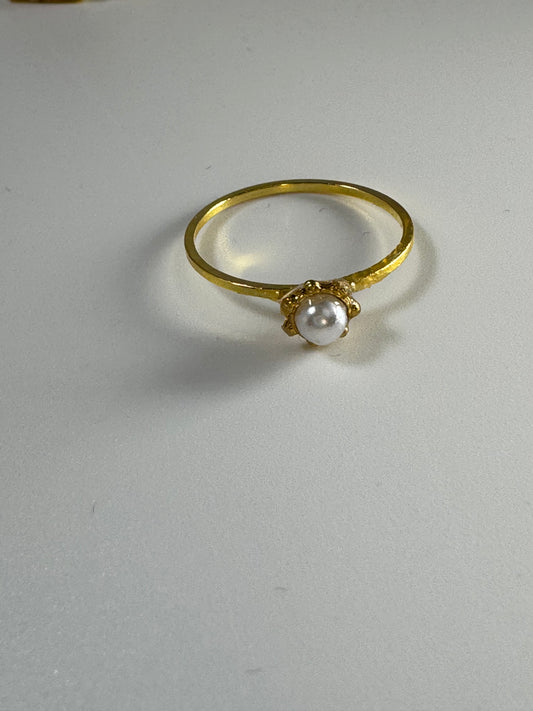 Dainty Pearl Ring