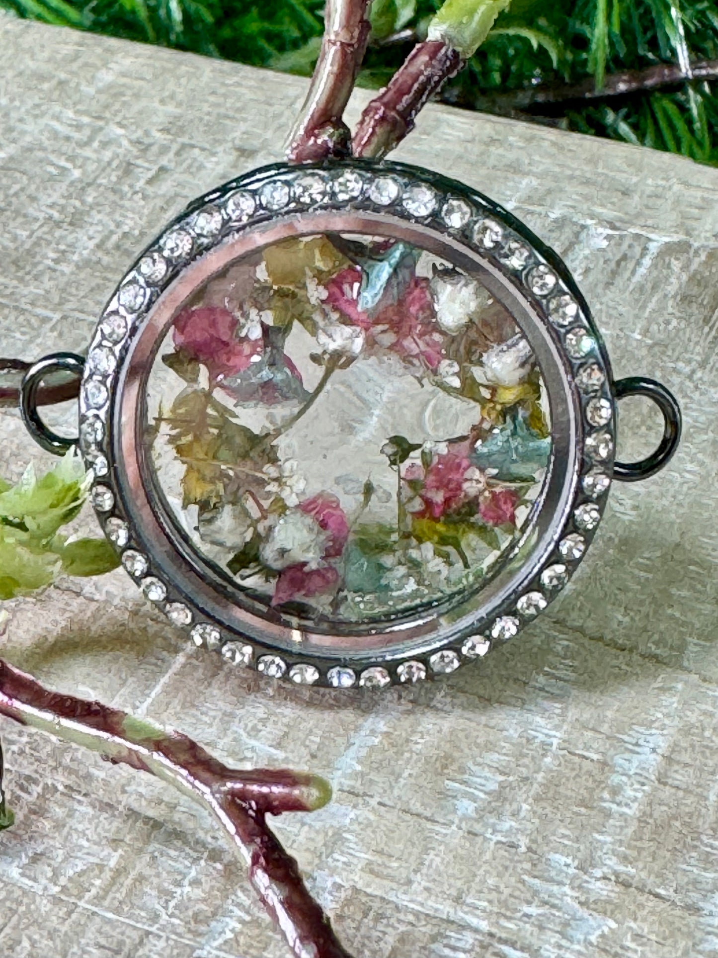 A Variety of Customizable Lockets for your Favorite Memories