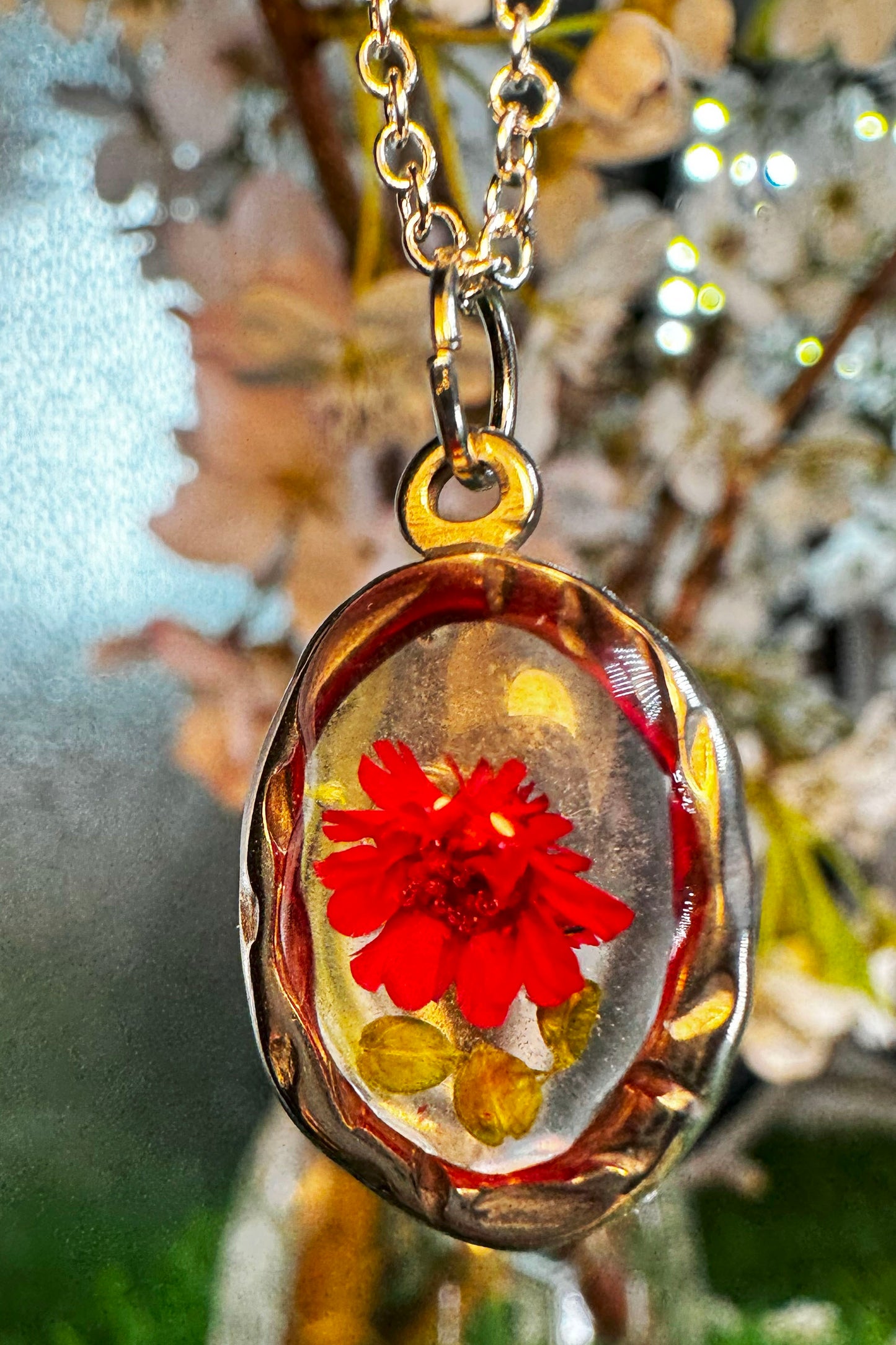 Tiny, Delicate Style with Red Flower in clear Resin