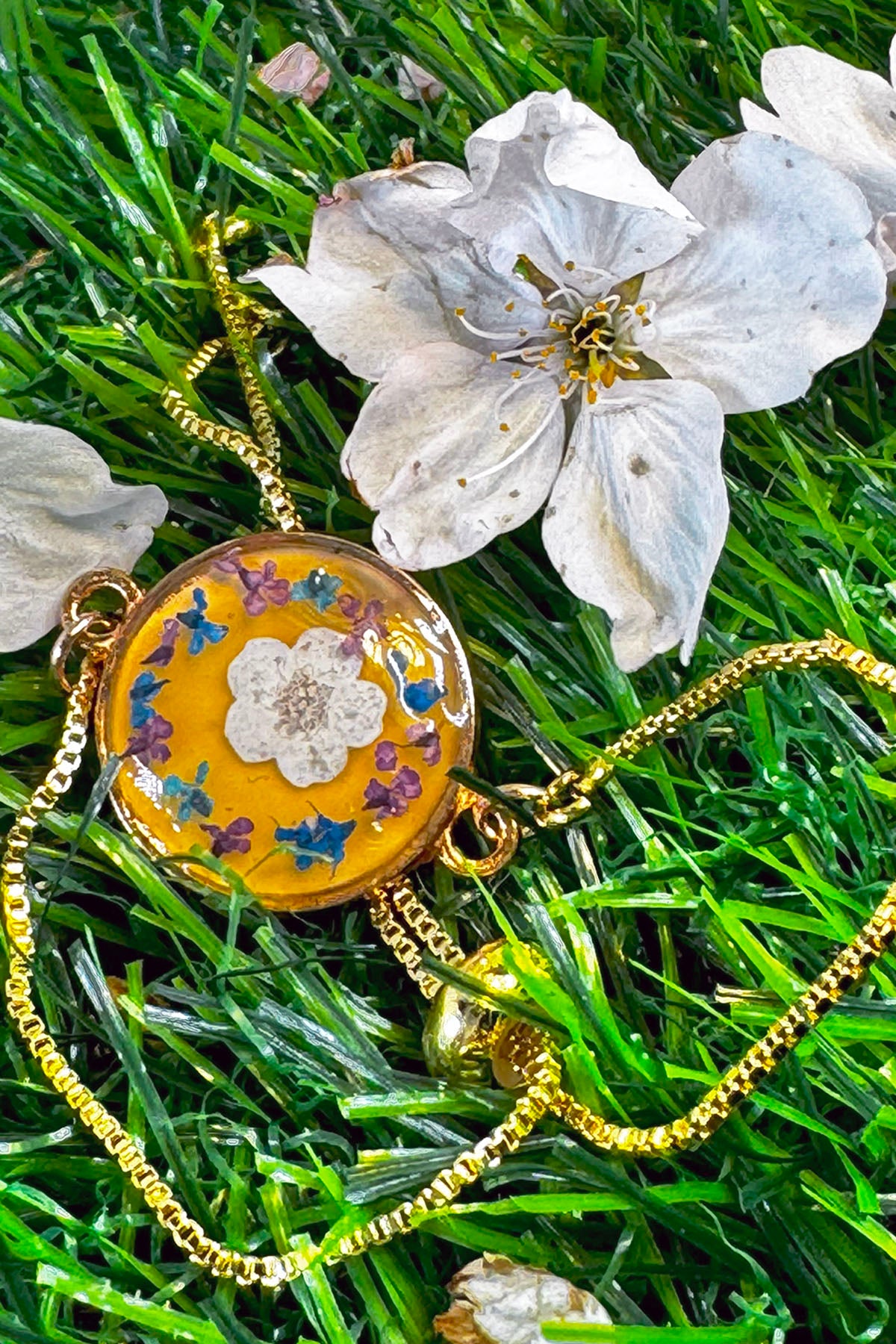 Peach Bracelet with white Forget Me Not Flowers