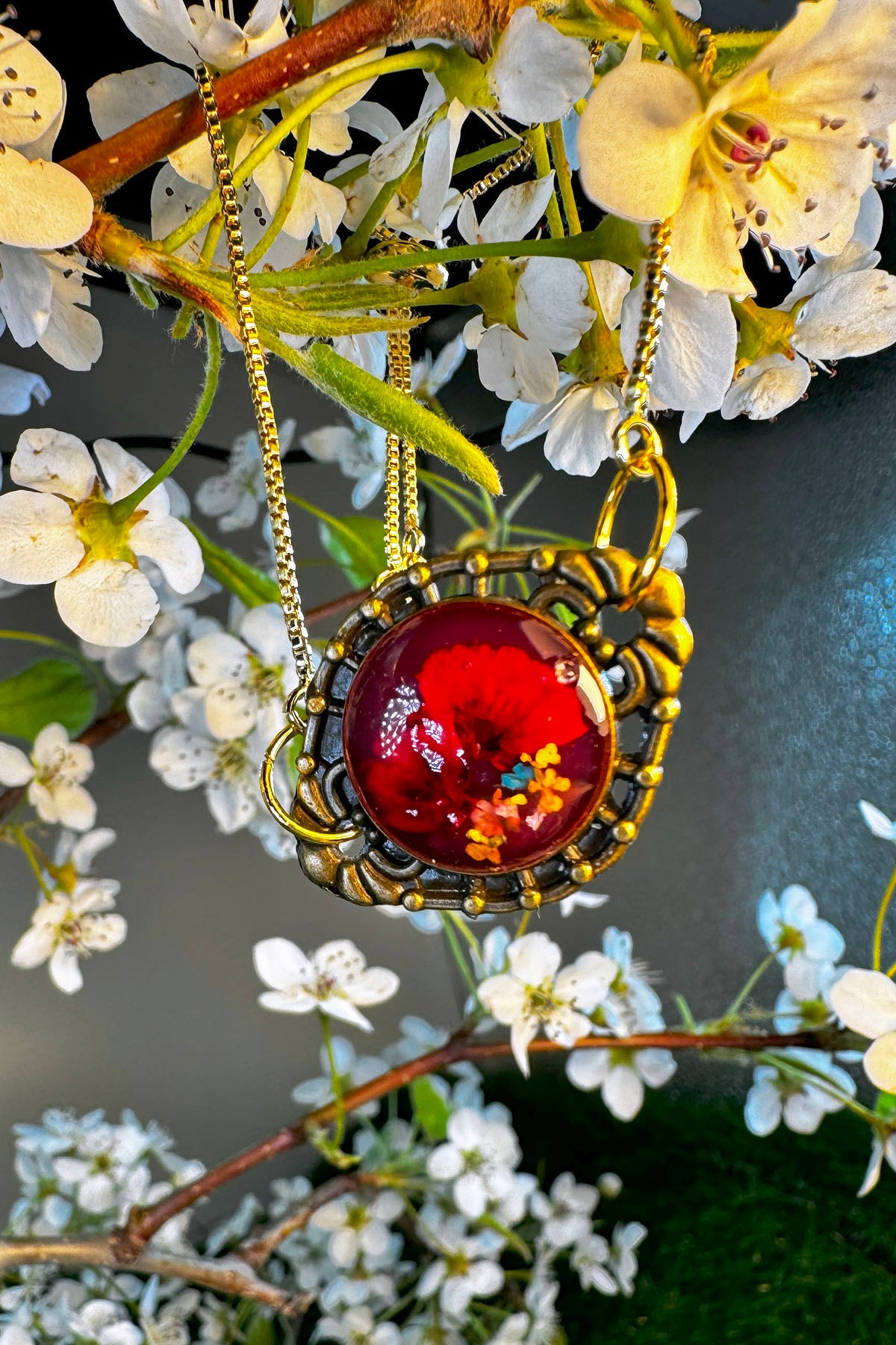 Dark Red Flower in Bronze Bracelet Setting